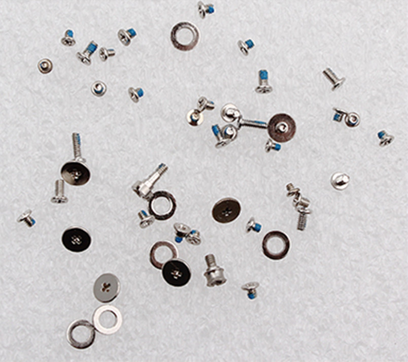 iPhone 4S Screws
